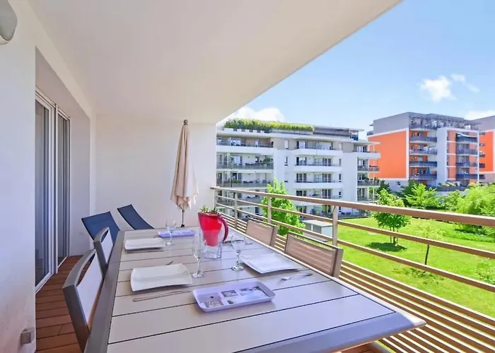 Beautiful Apartment With Terrace Annecy